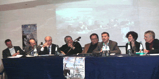 Le comité scientifique. de gauche à droite: S. Geyerhofer, G. Cecchin, C. Loriedo, M. Elkaïm, W: Ray, G. Nardone, T. Garcia, J.-J. Wittezaele ©Paradoxes
